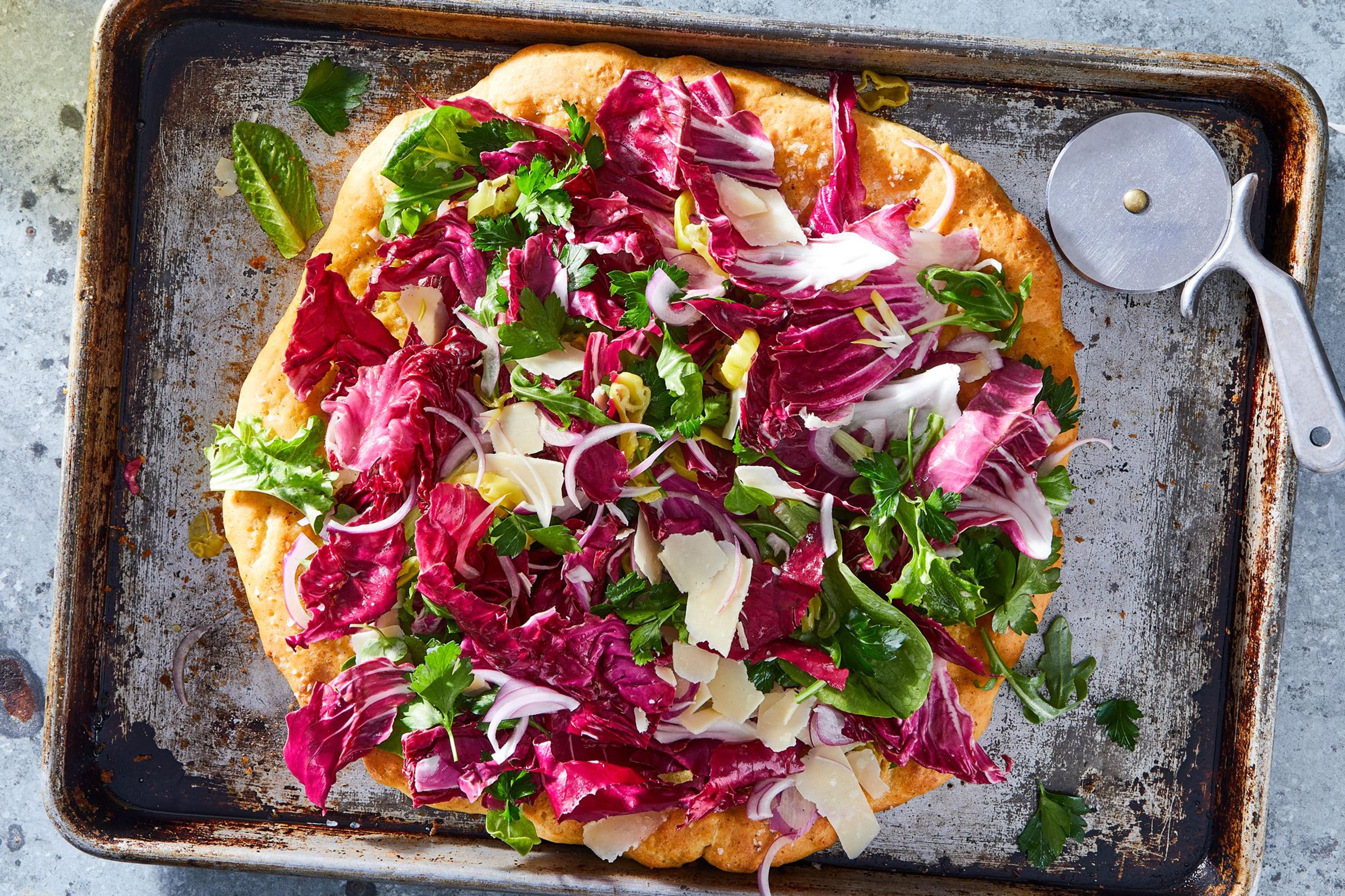 salad pizza in pan